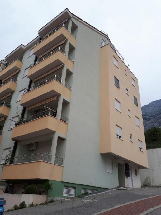Vira Lägenhet Makarska